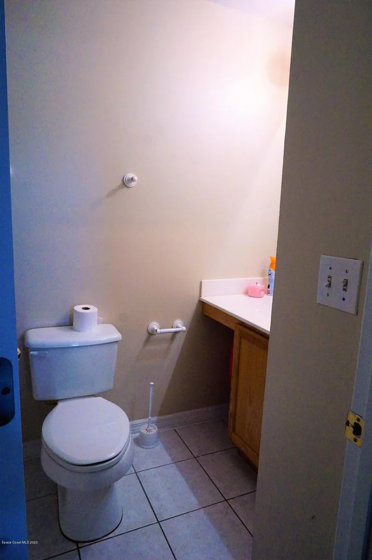 Photo of 1229 White Oak Circle