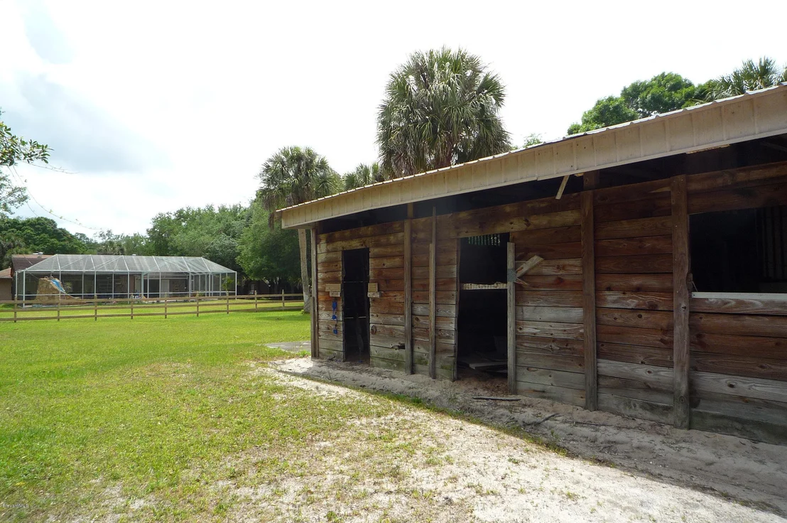 Photo of 3330 Aurora Road