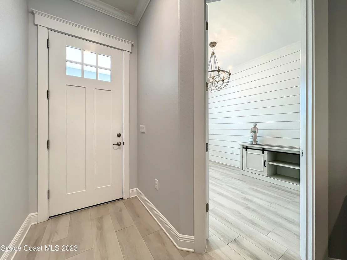 Photo of 6775 Angeles Road