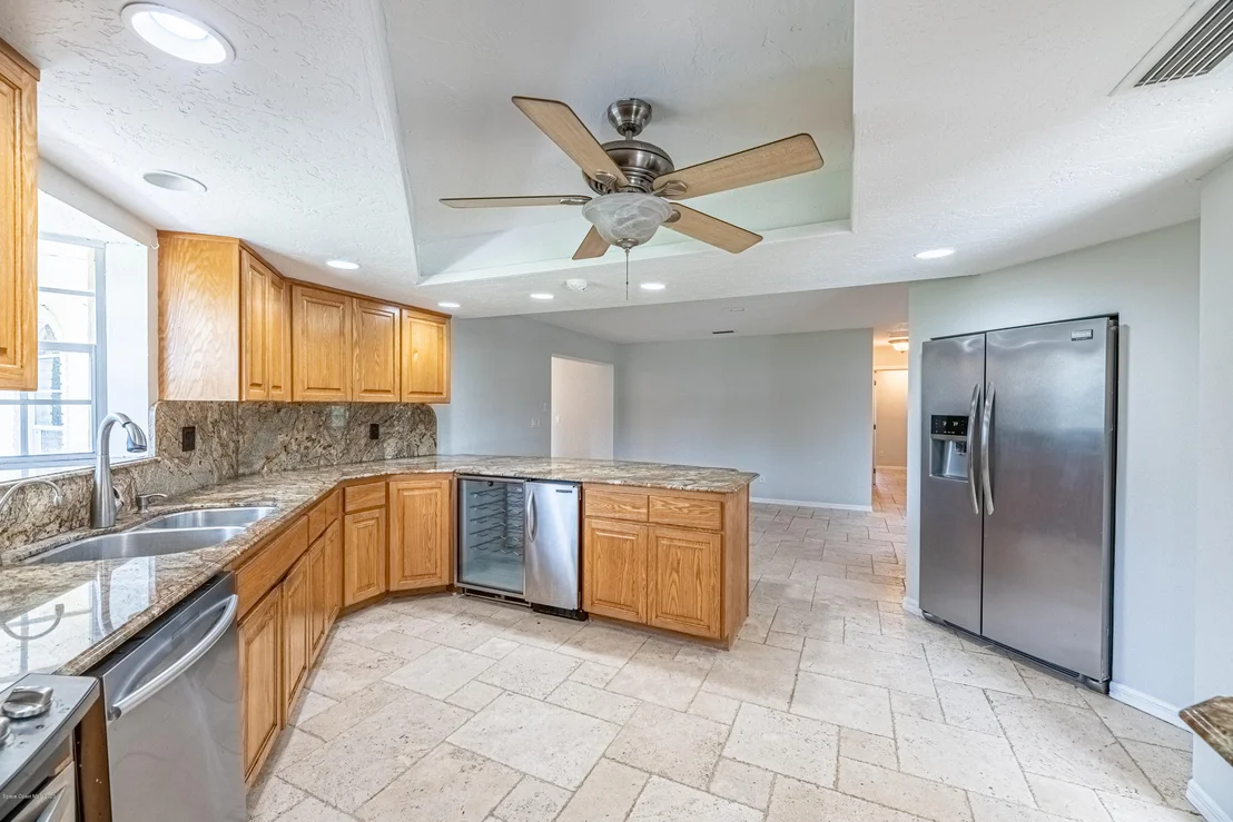 Photo of 4300 Pinewood Road
