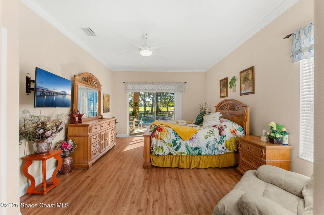 Photo of 1811 Admiralty Boulevard
