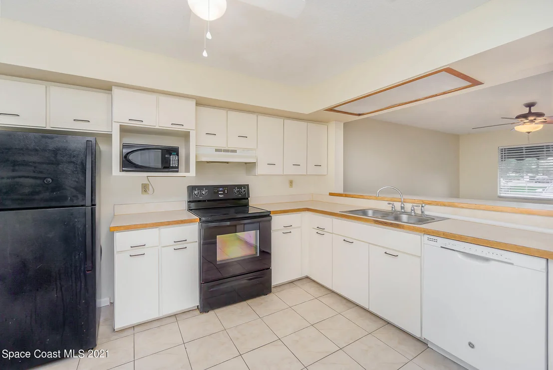 Photo of Unit 27 at 1880 Murrell Road