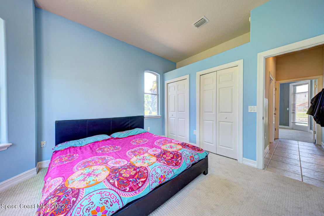 Photo of 334 Island Drive