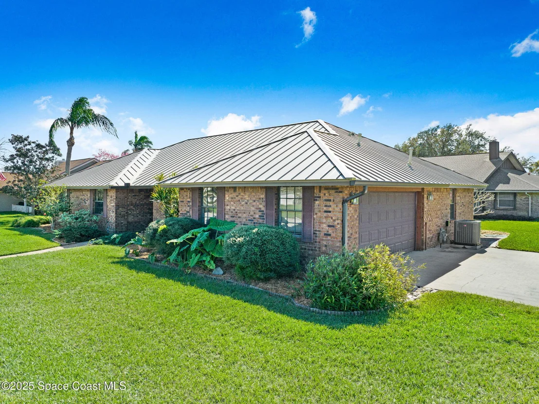 Photo of 2977 Saint Helens Way