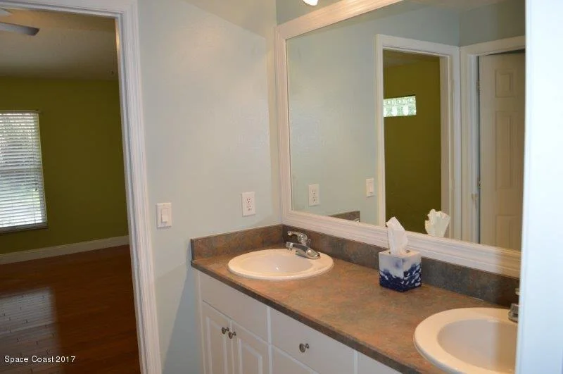 Photo of 869 Shoshone Lane