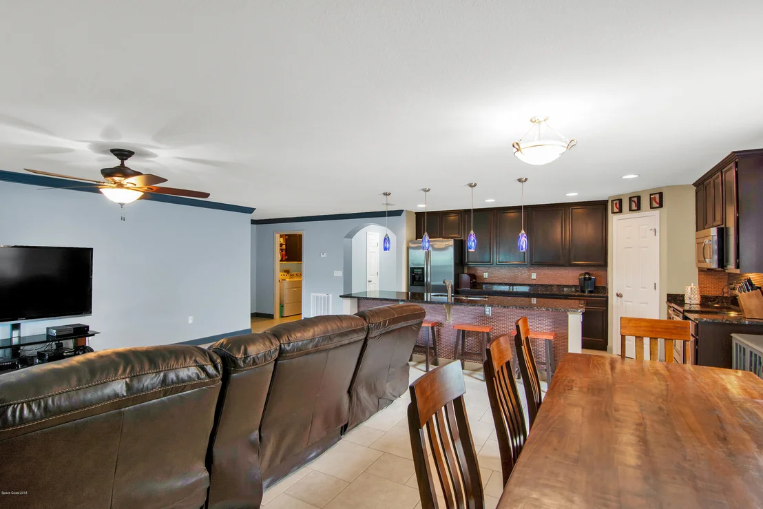 Photo of 700 Parnell Avenue