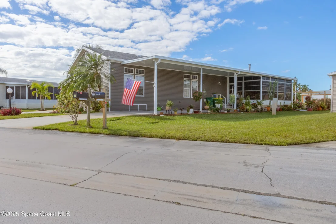 Photo of Unit 184 at 694 Outer Drive