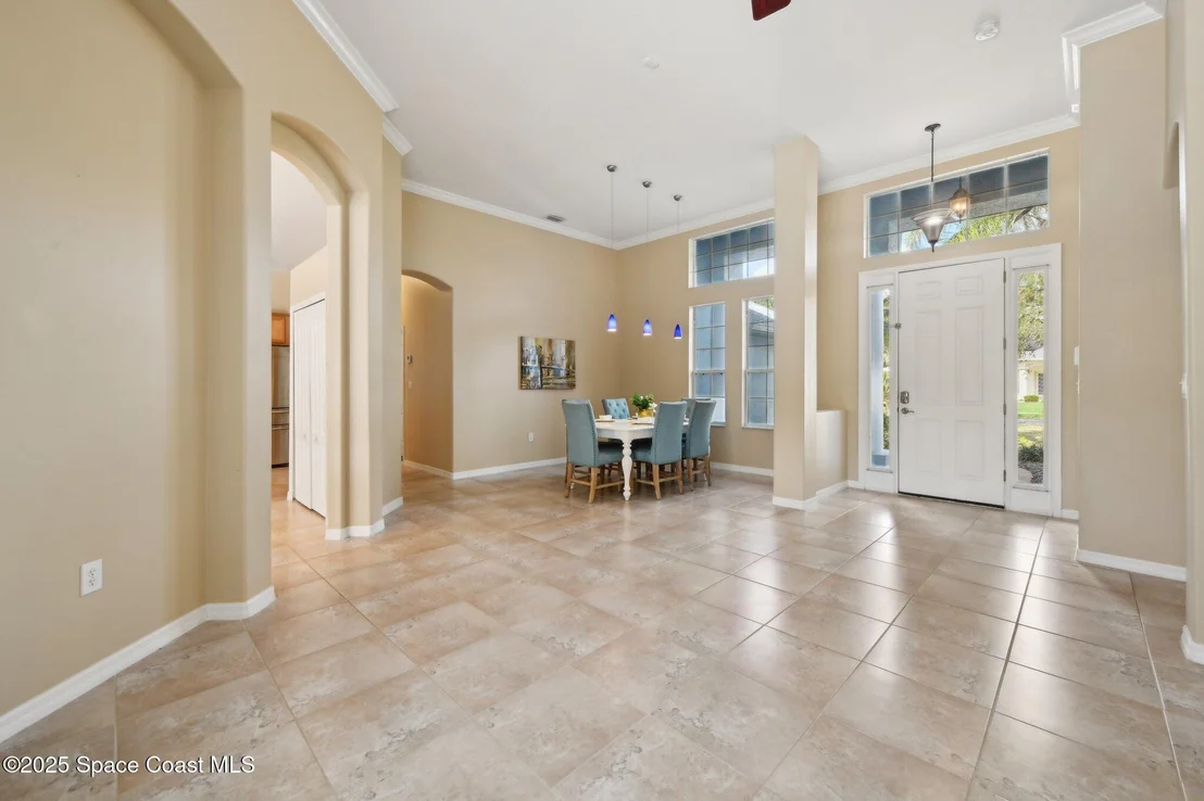 Photo of 115 Ridgemont Circle SE