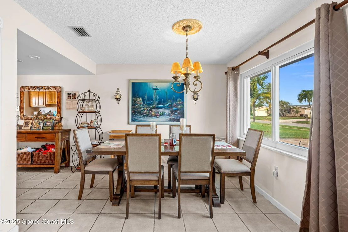 Photo of 406 Thrush Drive