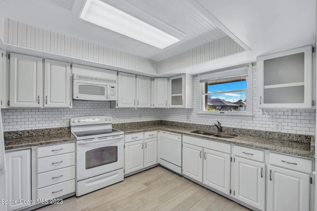 Photo of 224 Chalet Avenue