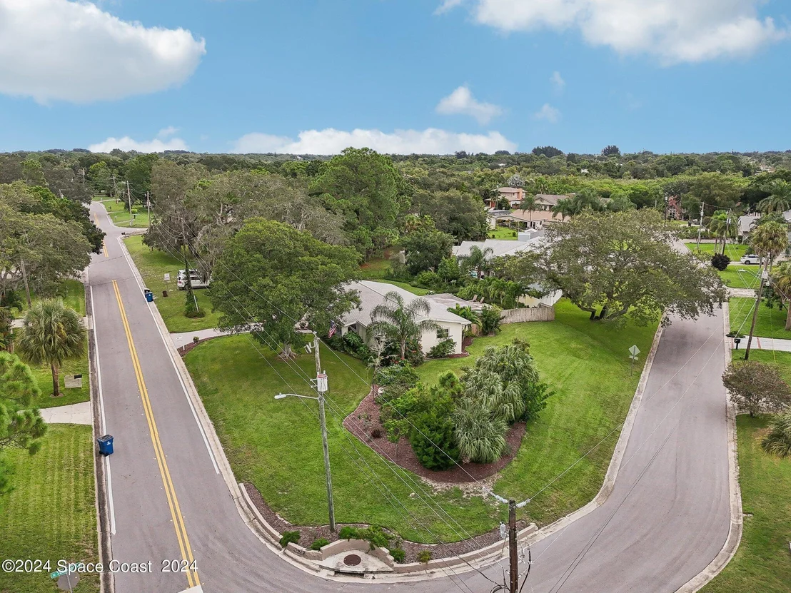 Photo of 905 Glenham Drive NE