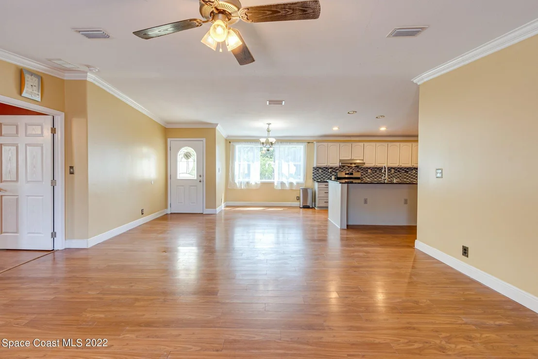 Photo of 1075 Lindholm Place