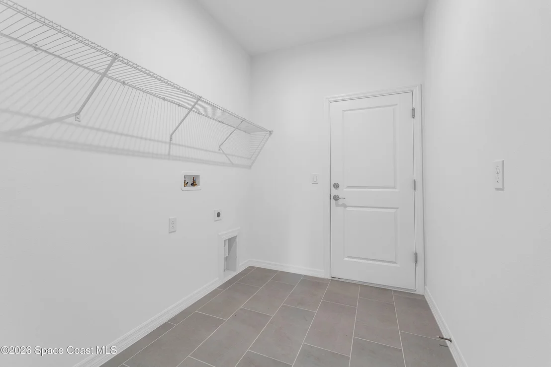 Photo of 1012 Banff Drive NE