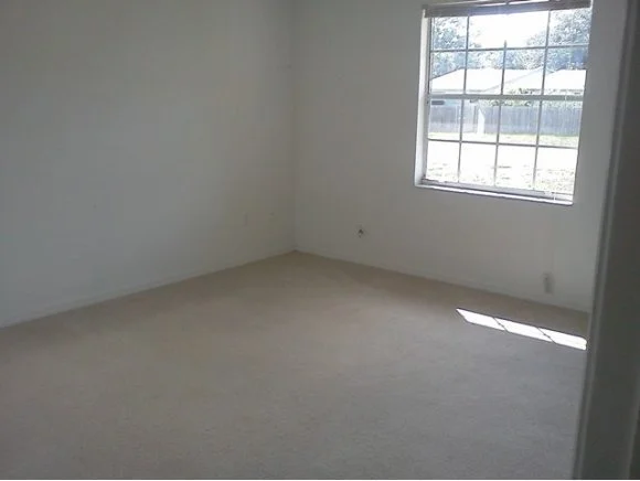 Photo of 7045 Grissom