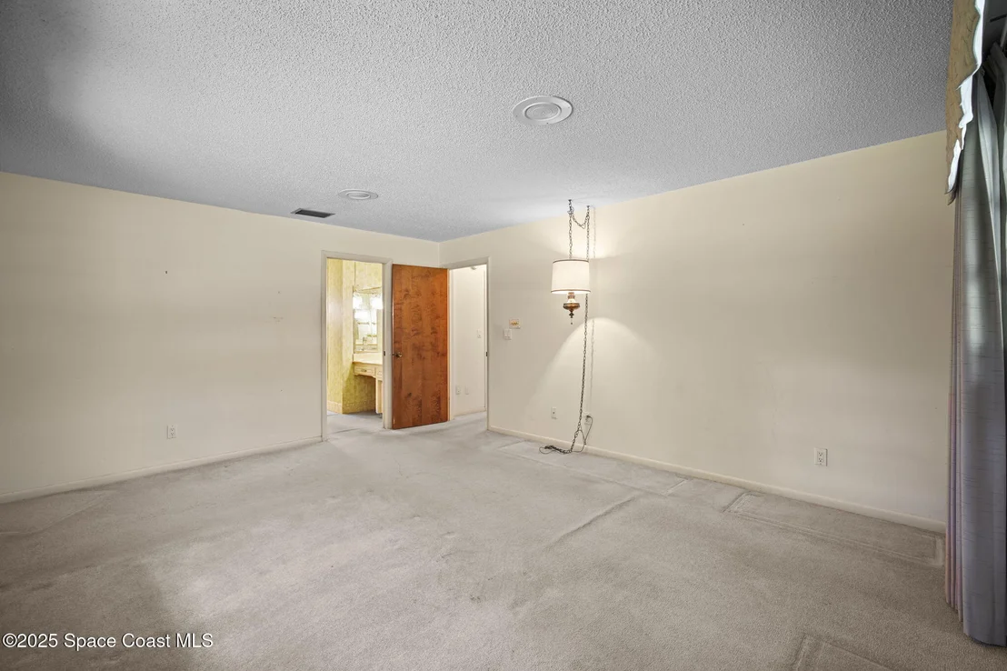 Photo of 1185 Ashlyn Drive