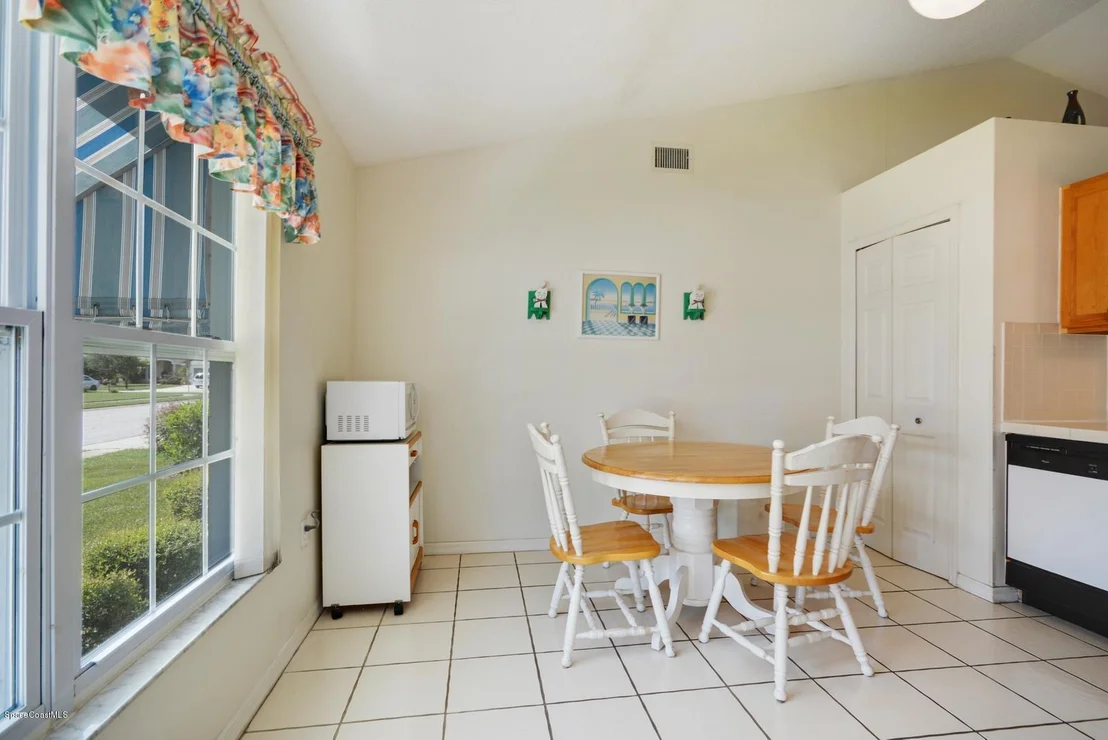 Photo of 232 Oak Lake Road