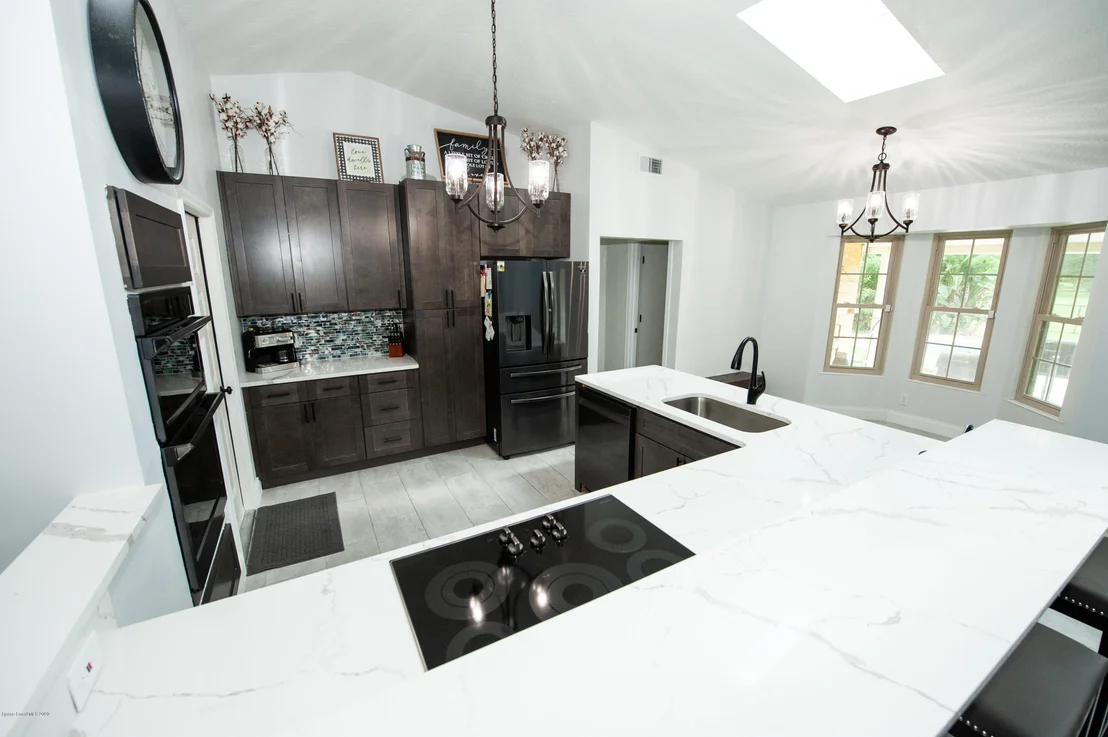 Photo of 4105 Alan Shepard Avenue