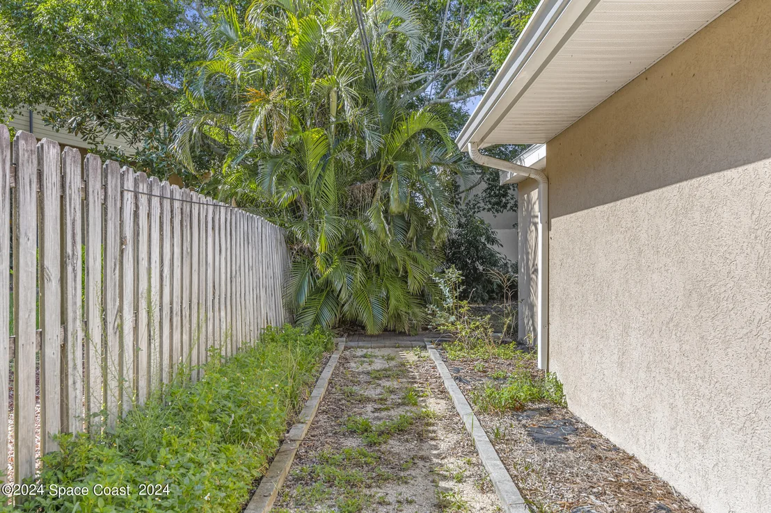 Photo of 319 Howard Lane