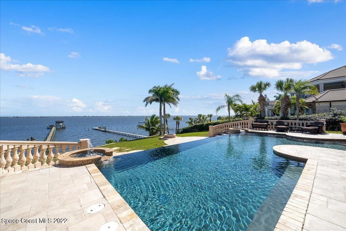 Photo of 671 Indian River Drive