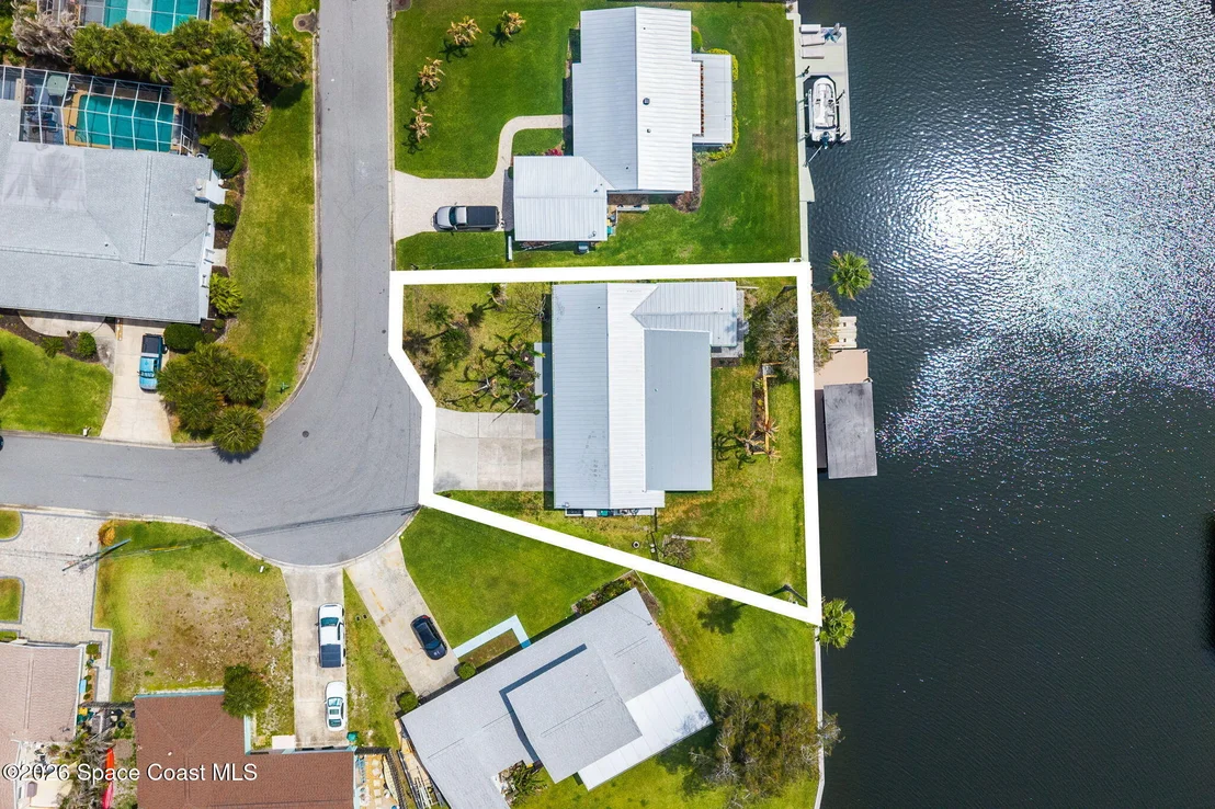 Photo of 213 River Road