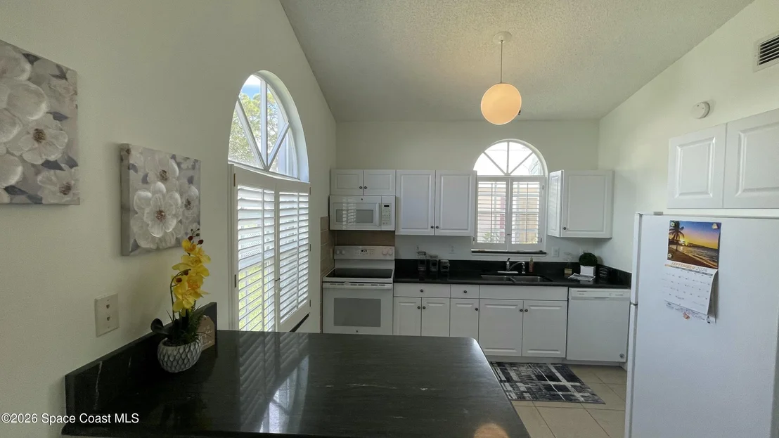 Photo of 865 Bracken Terrace NE