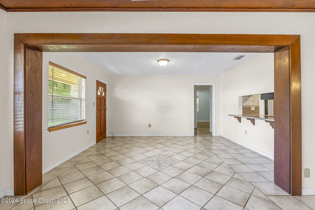 Photo of 319 Howard Lane