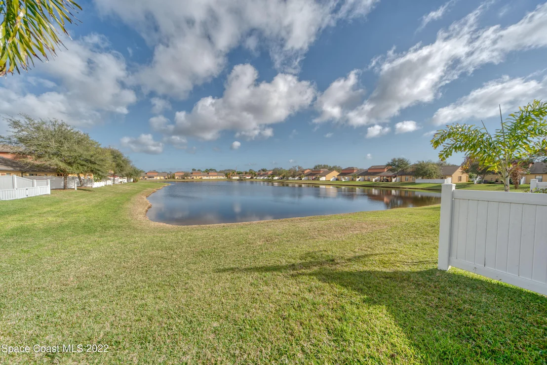 Photo of Unit 103 at 995 Luminary Circle