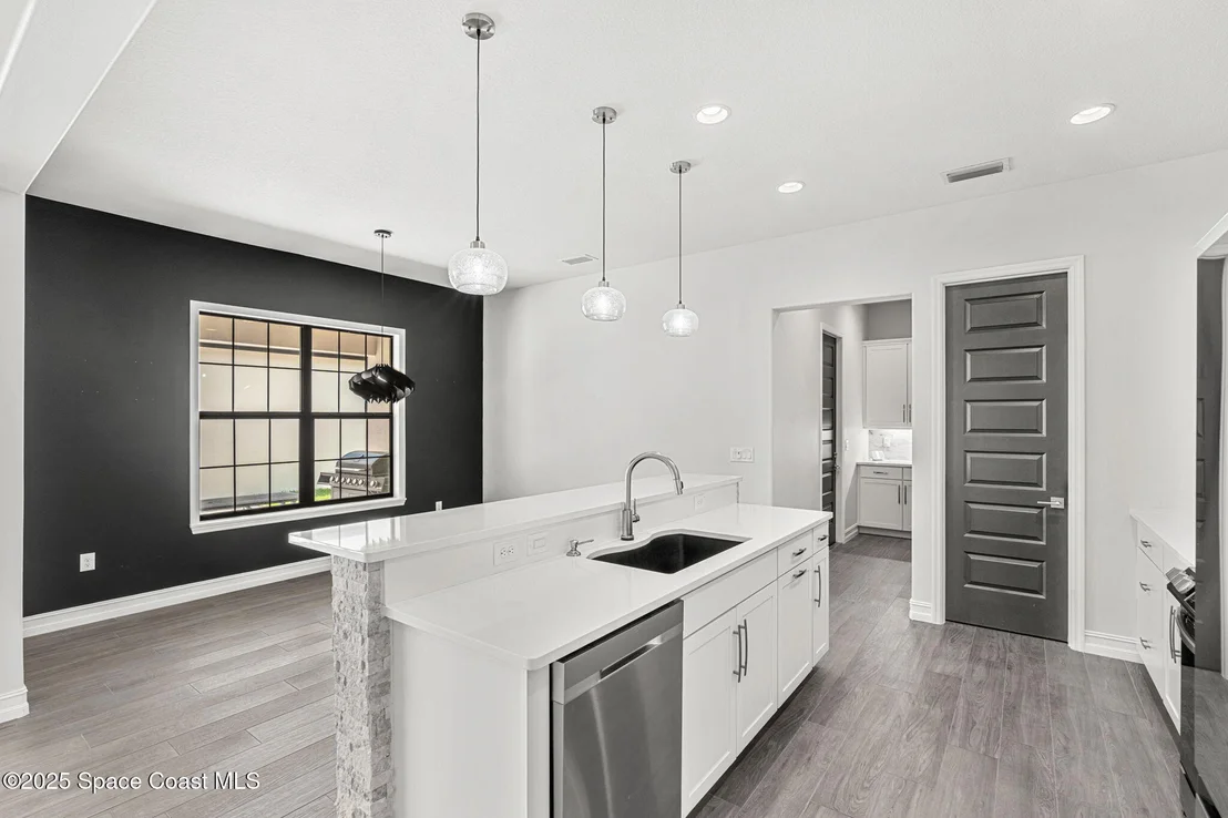 Photo of 2372 Pravny Lane