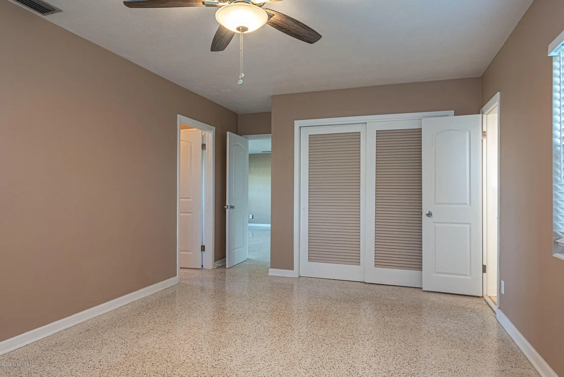 Photo of 1184 E Sun Circle