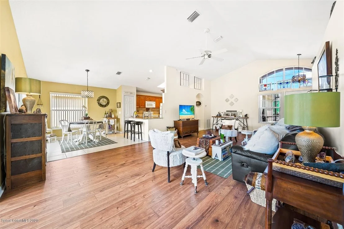 Photo of 2484 Addington Circle
