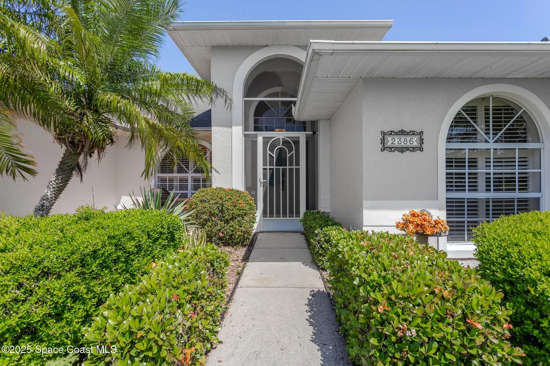 Photo of 2386 Golf Vista Boulevard