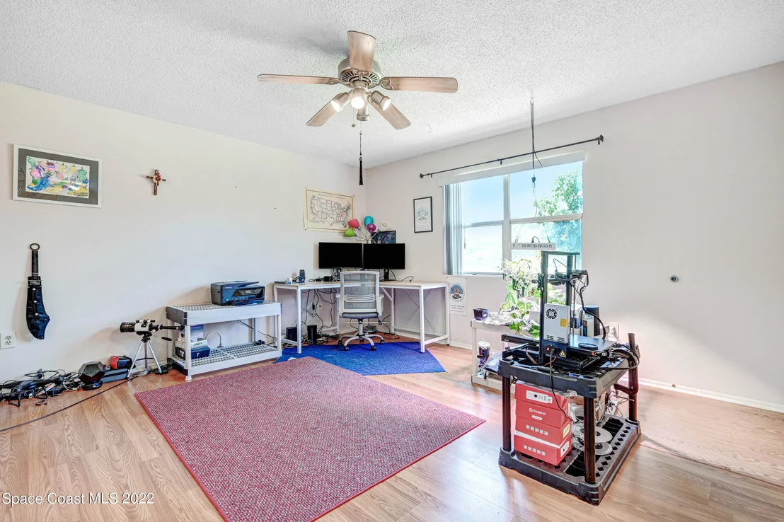 Photo of 4585 Robert Street