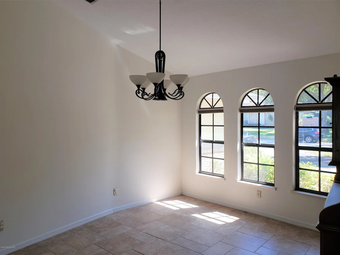 Photo of 1304 Heritage Acres Boulevard