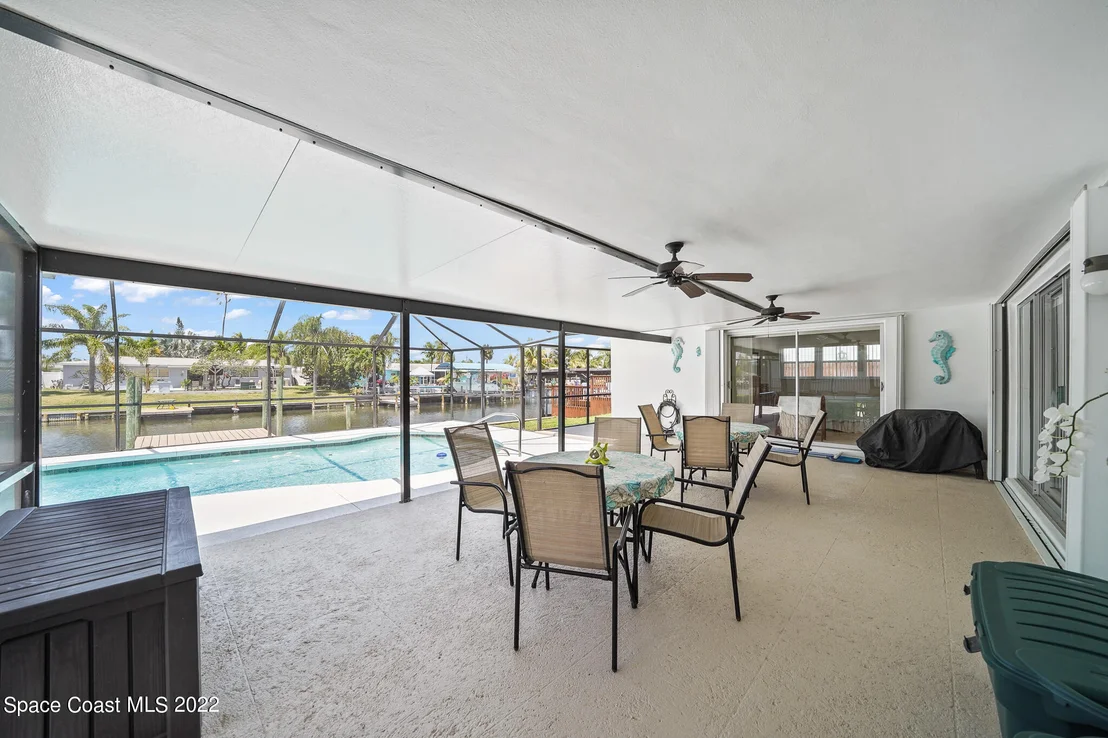 Photo of 453 Cardinal Drive