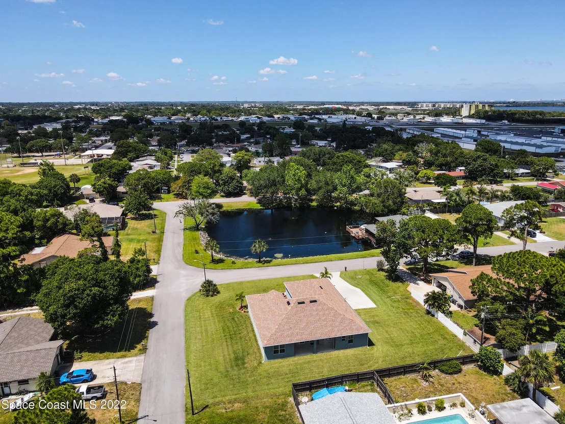Photo of 335 Pine Boulevard