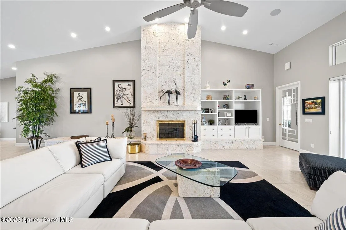 Photo of 110 W Bay Drive