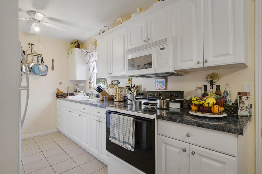 Photo of 939 Bianca Drive NE