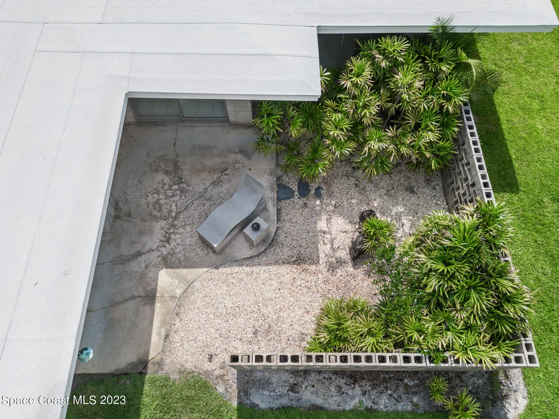 Photo of 598 Seabreeze Drive