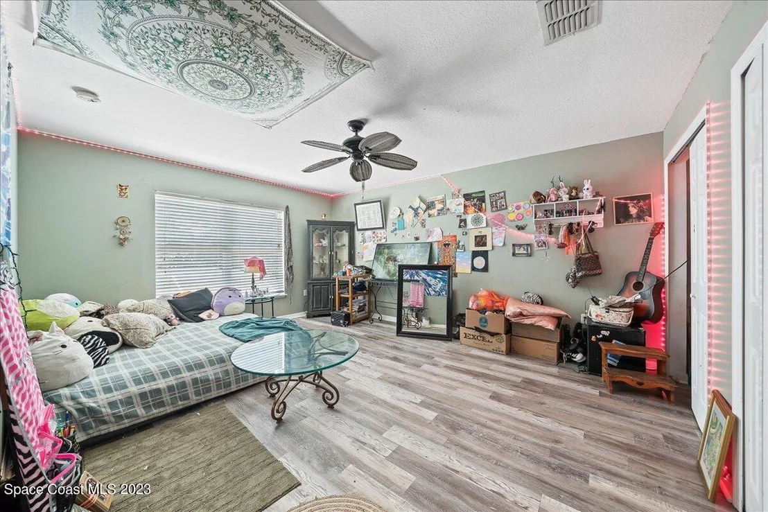 Photo of 6041 Ridge Lake Circle