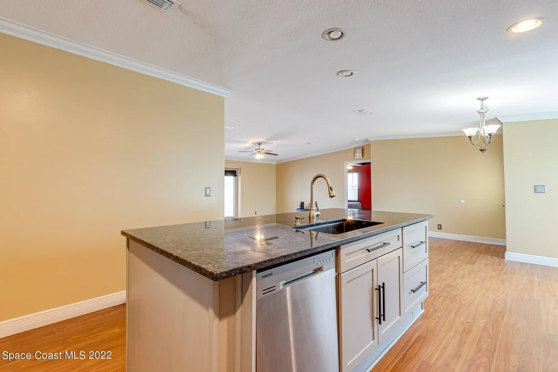 Photo of 1075 Lindholm Place