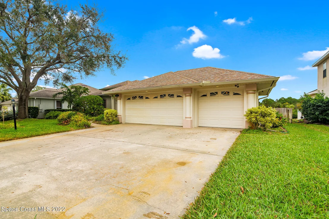 Photo of 5713 Newbury Circle