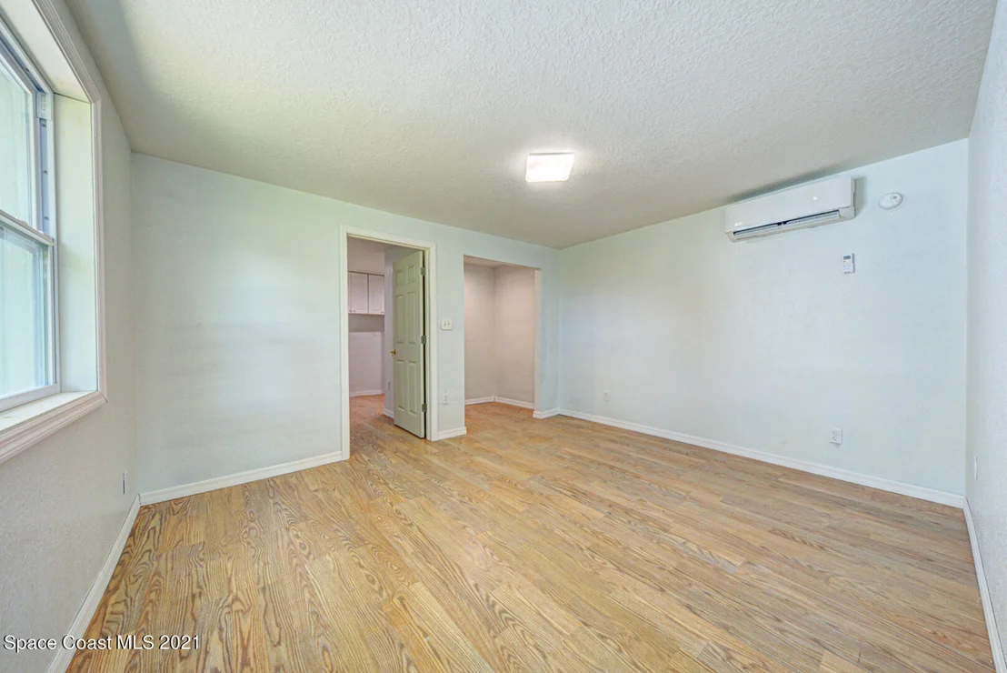 Photo of 651 N Range Road