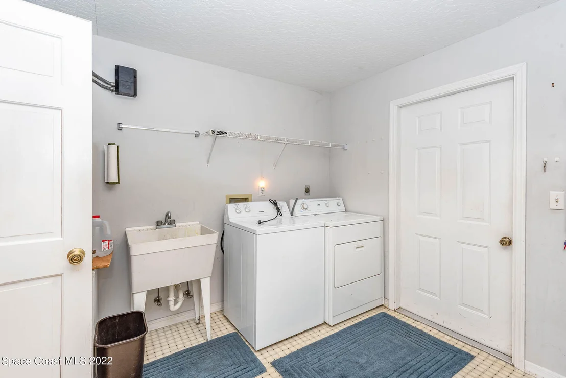 Photo of 3396 Lionel Road
