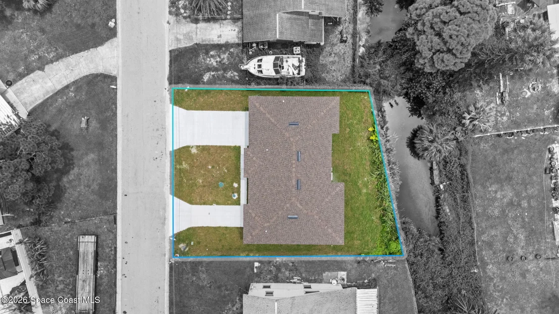 Photo of 1121 River Drive NE