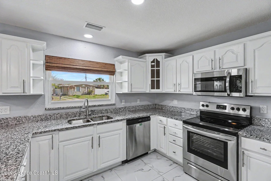 Photo of 3280 Ideal Avenue NE