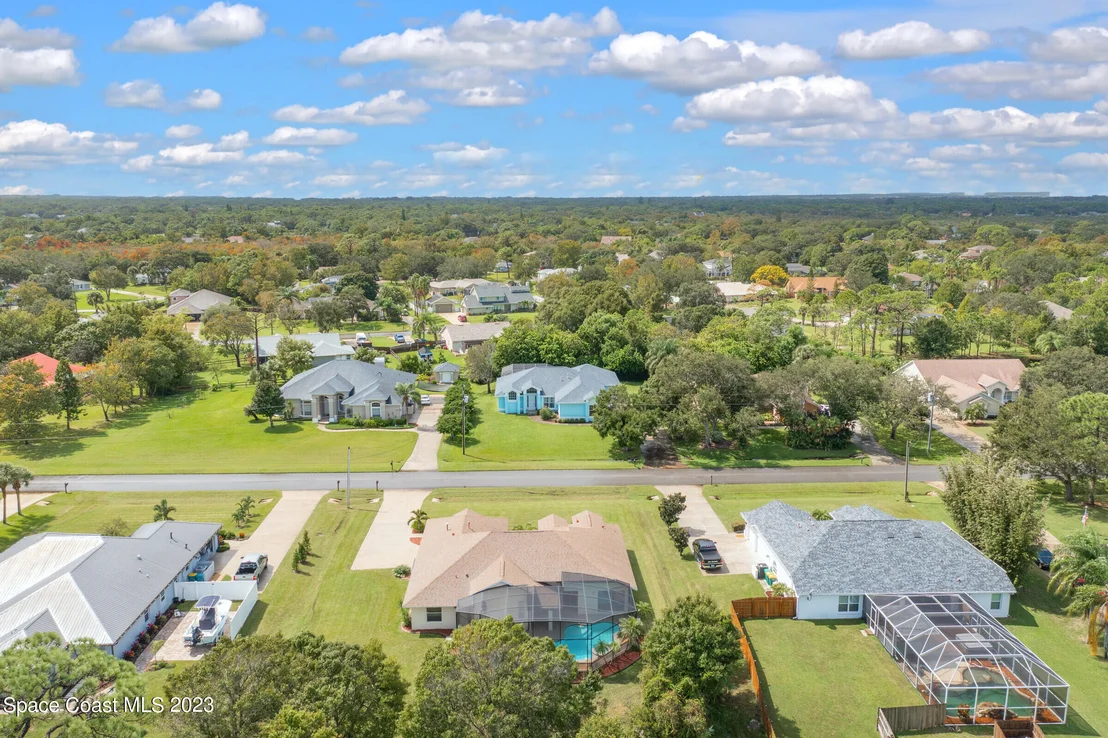 Photo of 4363 Long Lake Road
