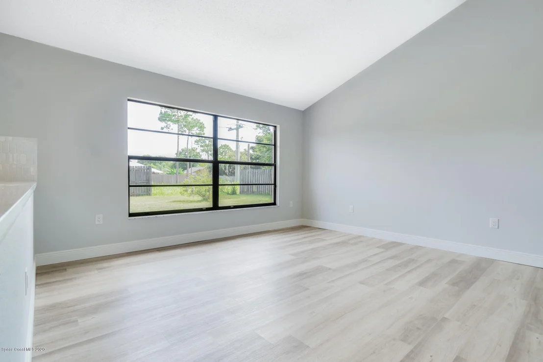 Photo of 908 Jamestown Drive