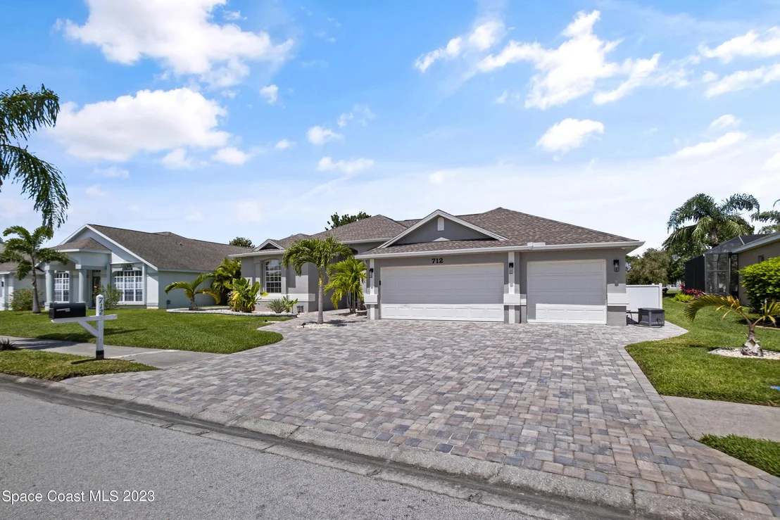 Photo of 712 Carriage Hill Road