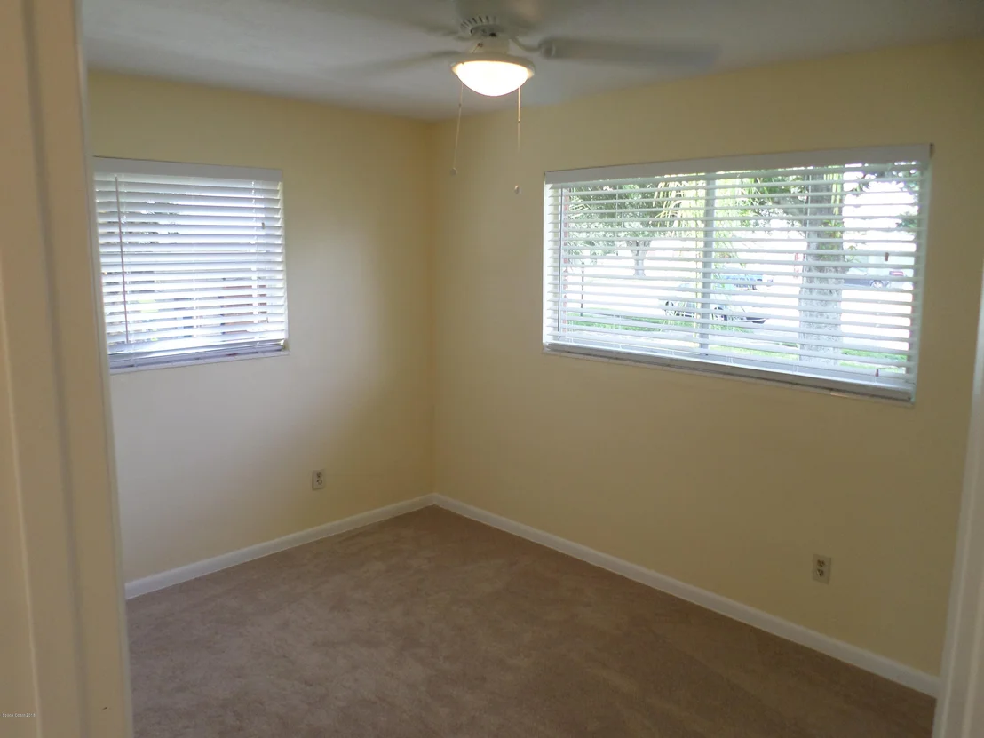 Photo of 1048 Illinois Road