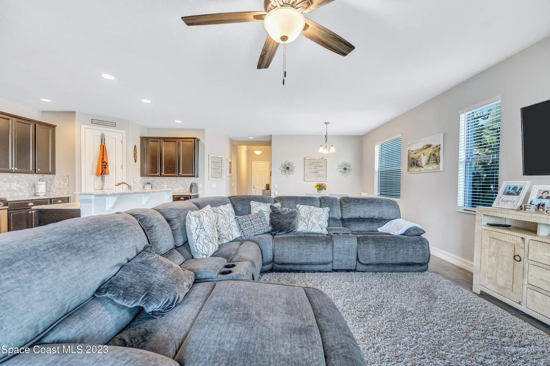 Photo of 7338 Bluemink Lane